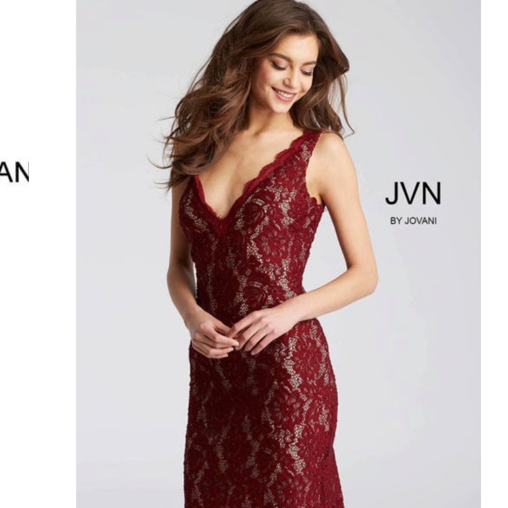 LOOKING FOR THIS DRESS - Picture 2 of 2